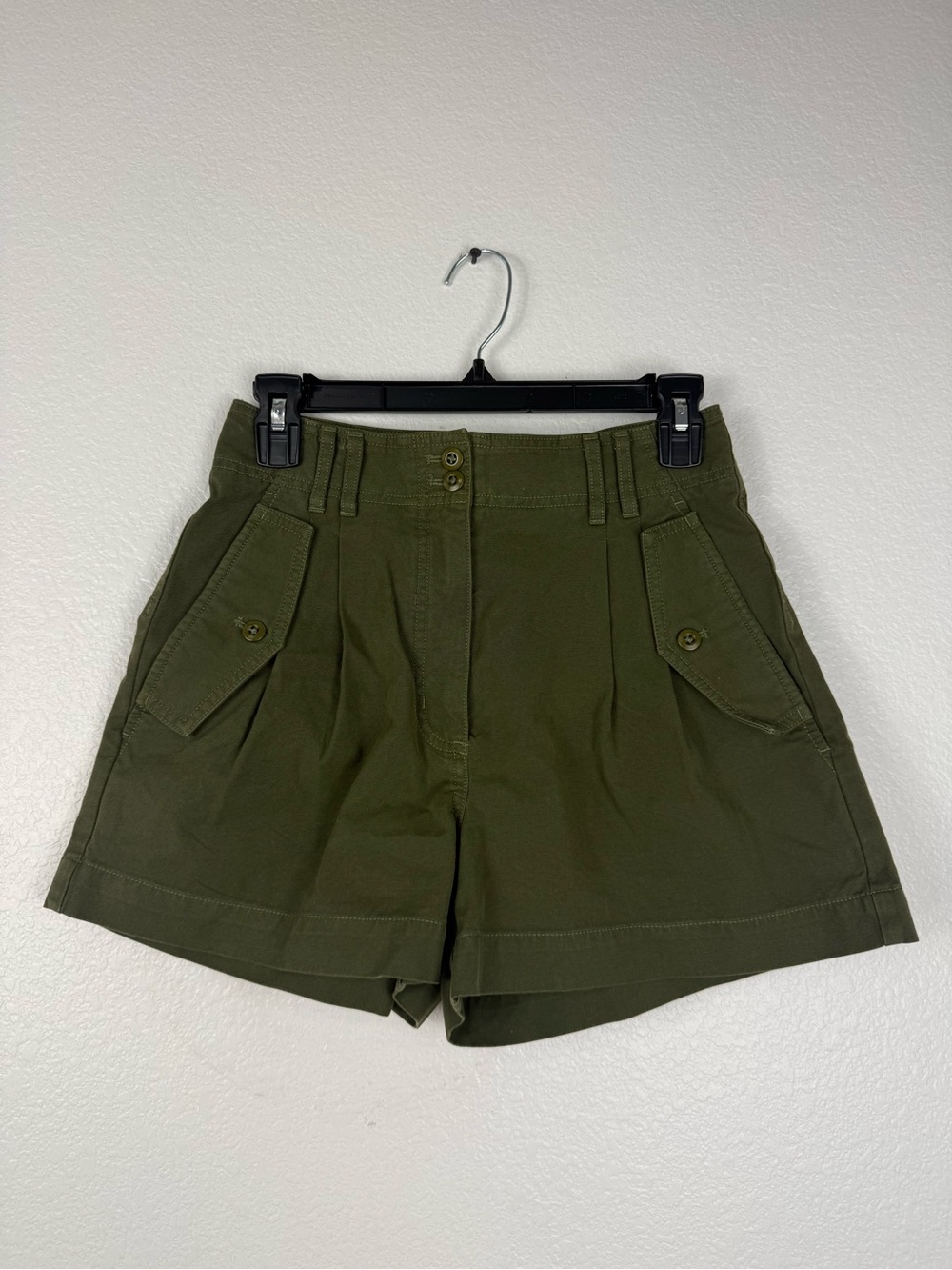 Aritzia wilfred Olive Green High-Waist Women’s Utility Shorts size 4